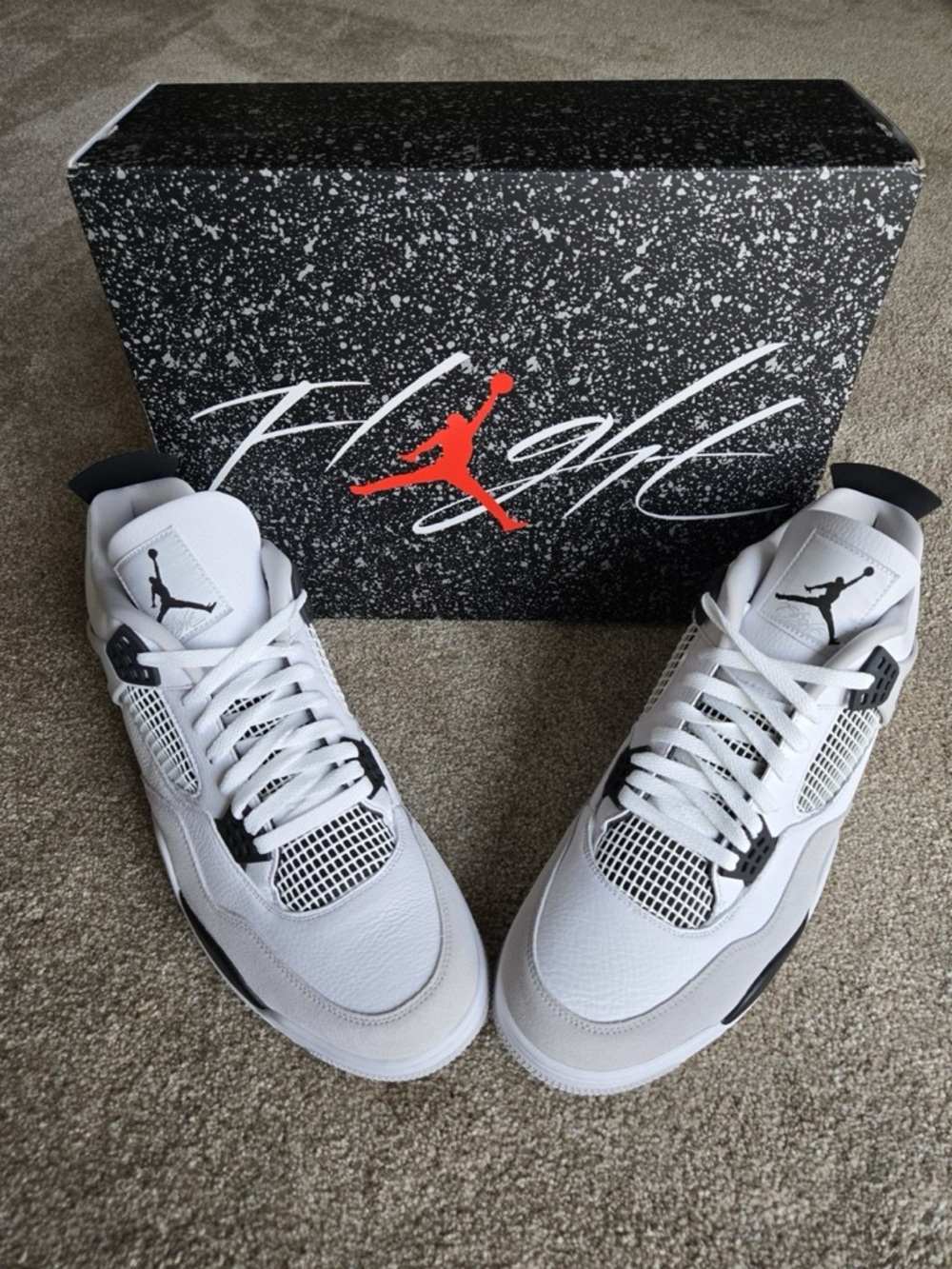 Jordan White and Black Retro Basketball Shoes